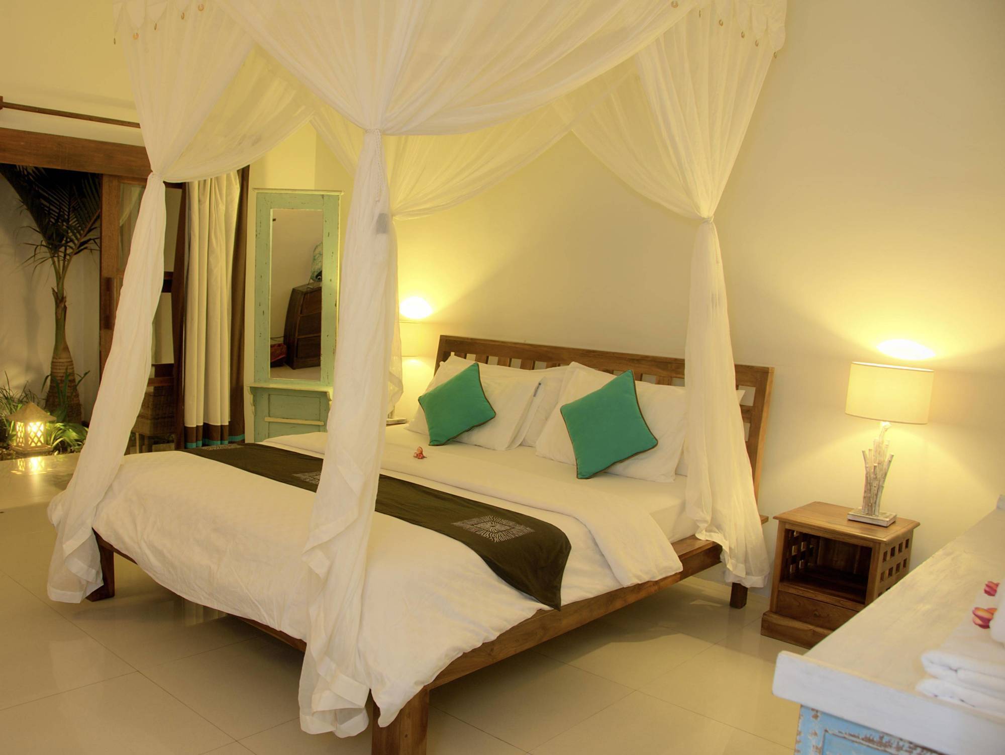 Tir Na Nog Beachfront Resort Gili Trawangan Kültér fotó