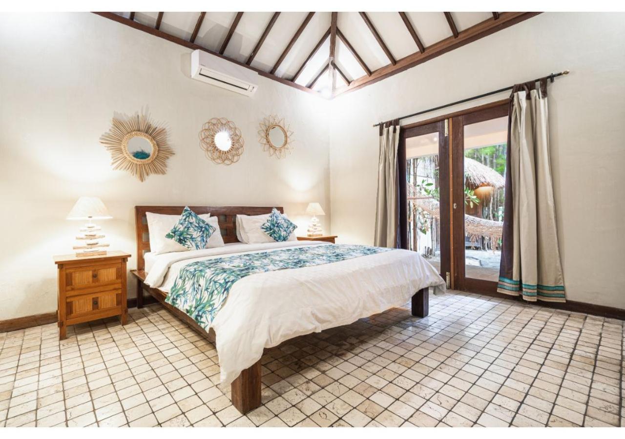 Tir Na Nog Beachfront Resort Gili Trawangan Kültér fotó