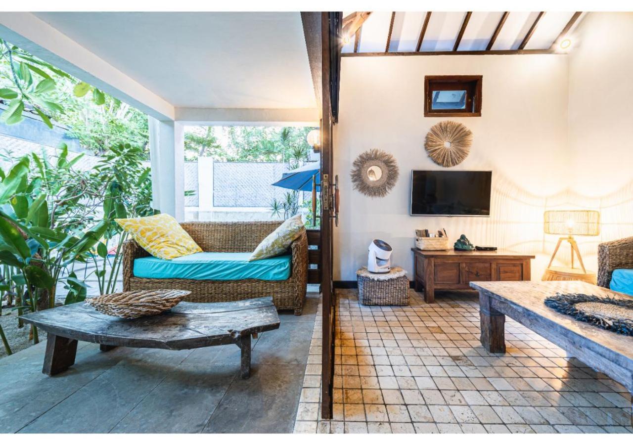 Tir Na Nog Beachfront Resort Gili Trawangan Kültér fotó